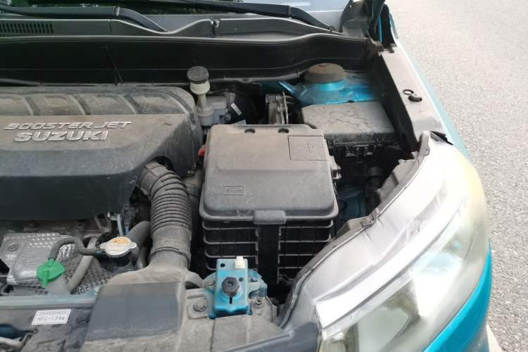 Used Suzuki Vitara 2016 1.4T Automatic Two-Wheel Drive Luxury Version Engine Bay Left