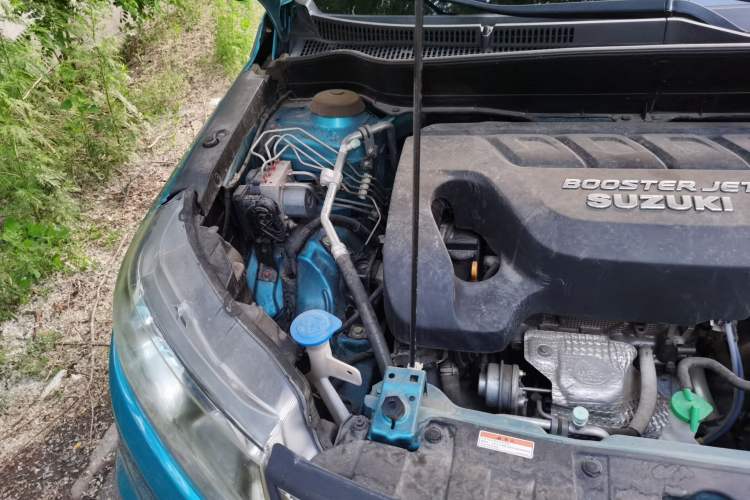 Used Suzuki Vitara 2016 1.4T Automatic Two-Wheel Drive Luxury Version Engine Bay Right