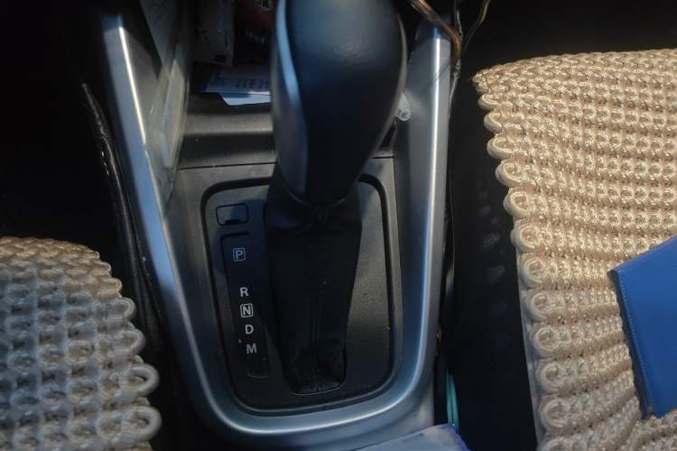 Used Suzuki Vitara 2016 1.4T Automatic Two-Wheel Drive Elite Model Gear Lever