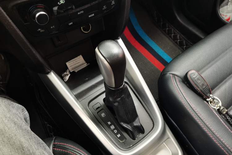 Used Suzuki Vitara 2016 1.4T Automatic Two-Wheel Drive Luxury Version Gear Lever