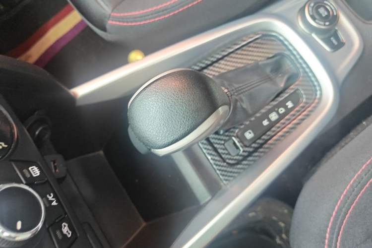Used Suzuki Vitara 2016 1.4T Automatic All-Wheel Drive Leading Version Gear Lever