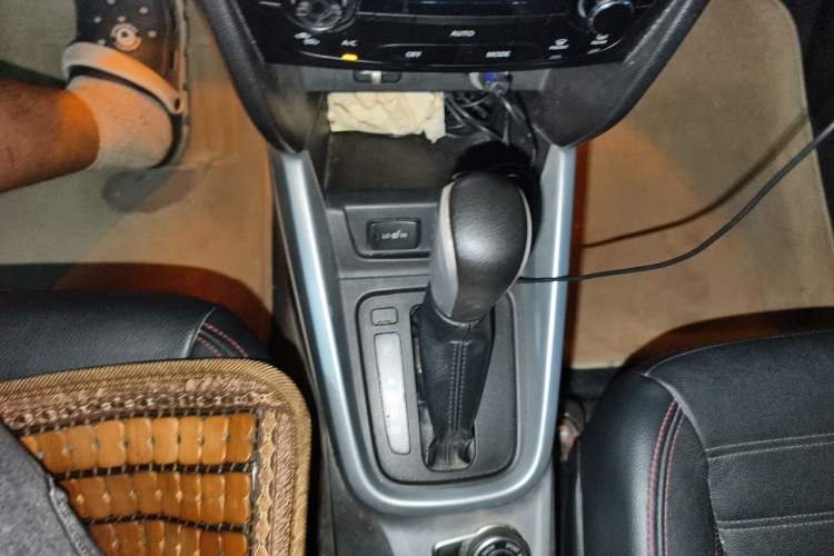 Used Suzuki Vitara 2016 1.4T Automatic 4x4 Flagship Model Gear Lever