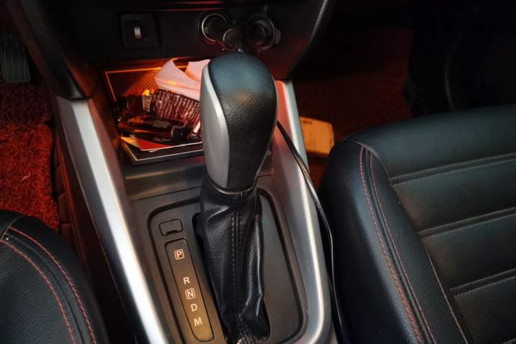 Used Suzuki Vitara 2016 1.4T Automatic Two-Wheel Drive Luxury Version Gear Lever