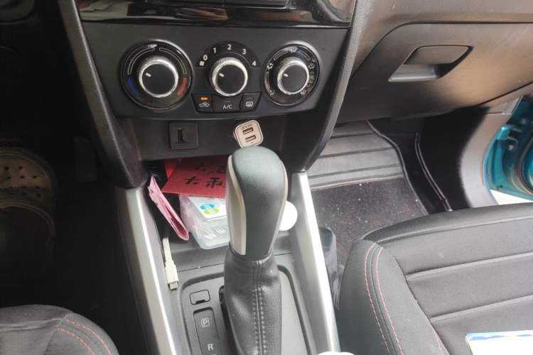 Used Suzuki Vitara 2016 1.4T Automatic Two-Wheel Drive Elite Model Gear Lever
