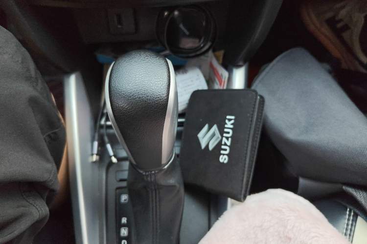 Used Suzuki Vitara 2016 1.4T Automatic Two-Wheel Drive Luxury Version Gear Lever
