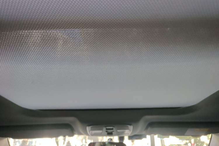 Used Suzuki Vitara 2016 1.4T Automatic Two-Wheel Drive Luxury Version Headliner
