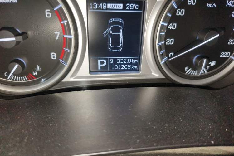 Used Suzuki Vitara 2016 1.4T Automatic 4x4 Flagship Model Odometer Close Up