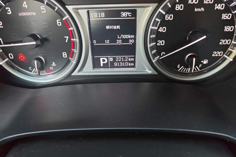 Used Suzuki Vitara 2016 1.4T Automatic Two-Wheel Drive Luxury Version Odometer Close Up