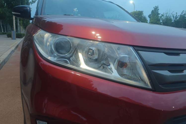 Used Suzuki Vitara 2016 1.4T Automatic Two-Wheel Drive Elite Model Right Front Headlight