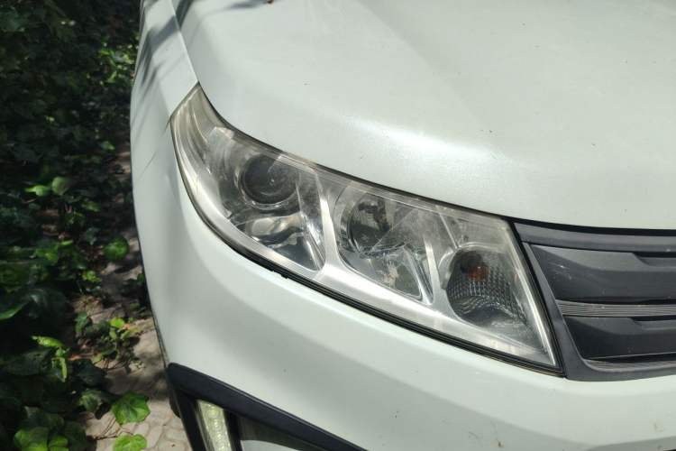 Used Suzuki Vitara 2016 1.4T Manual Two-Wheel-Drive Elite Model Right Front Headlight