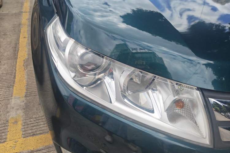 Used Suzuki Vitara 2016 1.4T Automatic All-Wheel Drive Leading Version Right Front Headlight