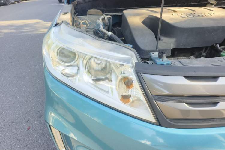 Used Suzuki Vitara 2016 1.4T Automatic Two-Wheel Drive Elite Model Right Front Headlight