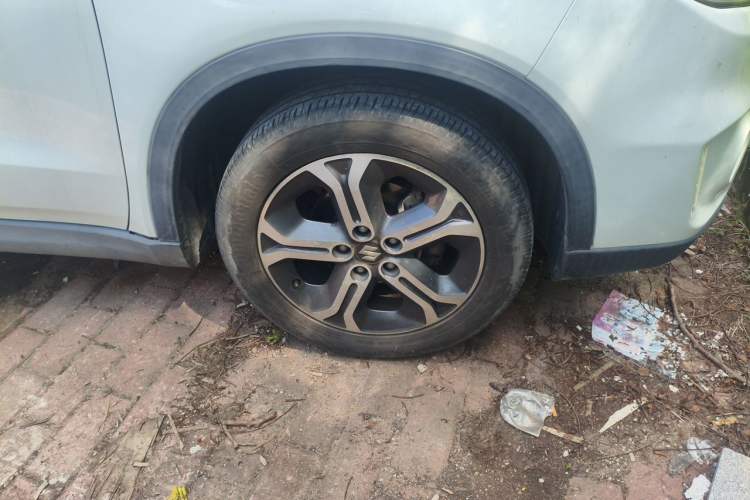 Used Suzuki Vitara 2016 1.4T Manual Two-Wheel-Drive Elite Model Right Front Wheel Hub