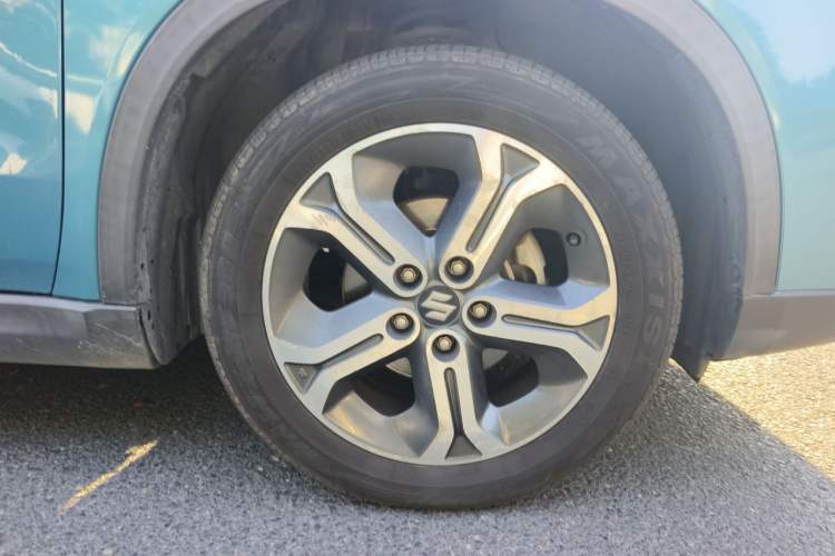 Used Suzuki Vitara 2016 1.4T Automatic Two-Wheel Drive Elite Model Right Front Wheel Hub