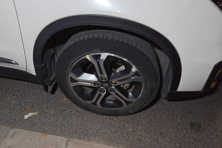 Used Suzuki Vitara 2016 1.4T Automatic Two-Wheel Drive Luxury Version Right Front Wheel Hub