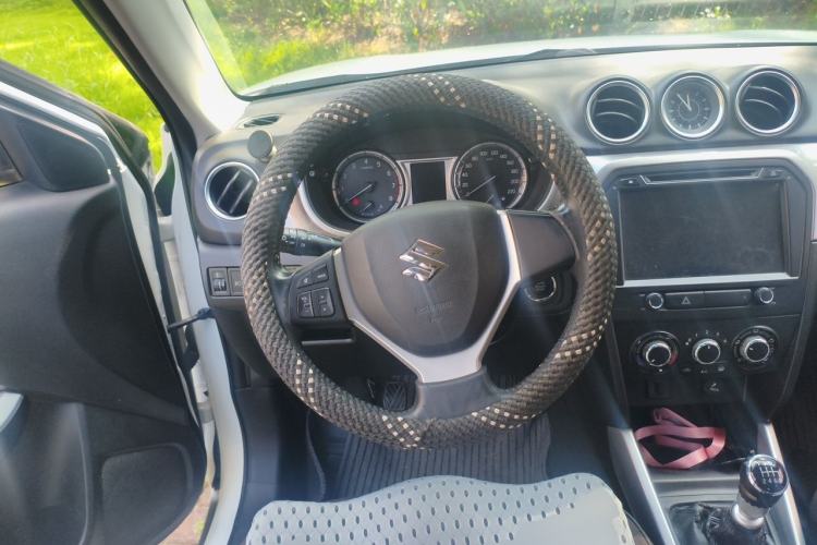 Used Suzuki Vitara 2016 1.4T Manual Two-Wheel-Drive Elite Model Steering Wheel