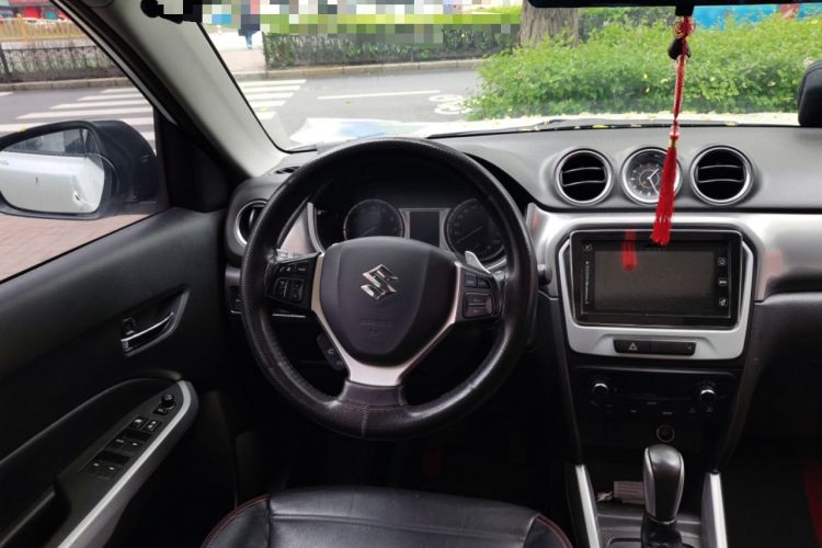 Used Suzuki Vitara 2016 1.4T Automatic Two-Wheel Drive Luxury Version Steering Wheel