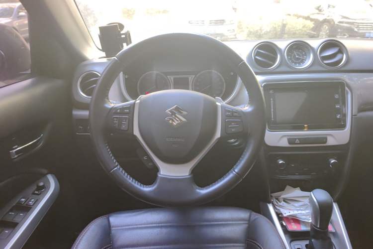 Used Suzuki Vitara 2016 1.4T Automatic Two-Wheel Drive Luxury Version Steering Wheel
