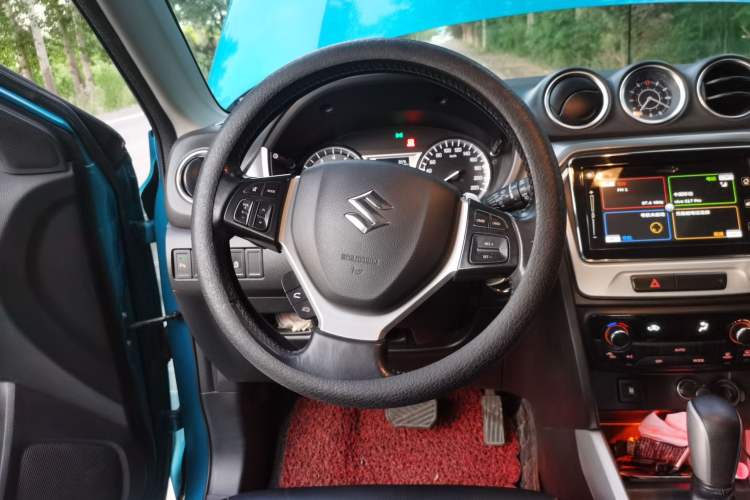 Used Suzuki Vitara 2016 1.4T Automatic Two-Wheel Drive Luxury Version Steering Wheel