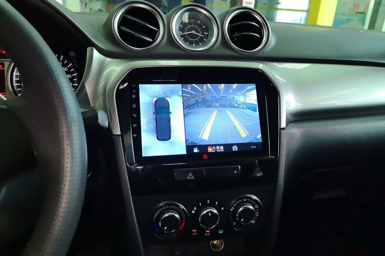 Used Suzuki Vitara 2016 1.4T Automatic Two-Wheel Drive Elite Model Audio And AC Panel