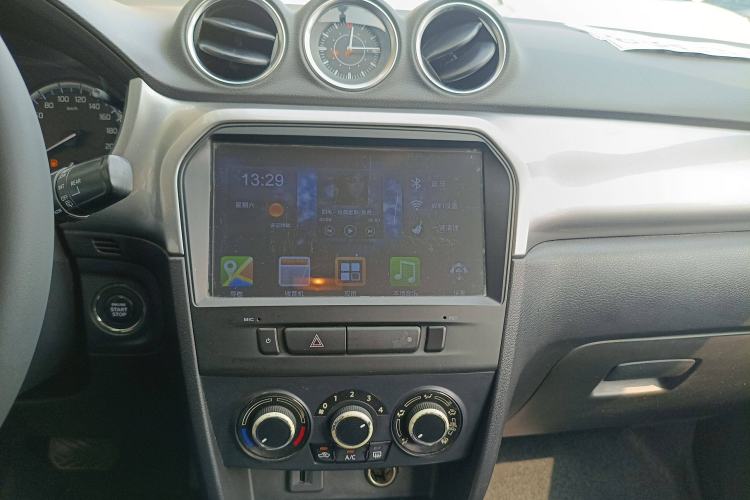 Used Suzuki Vitara 2016 1.4T Automatic Two-Wheel Drive Elite Model Audio And AC Panel