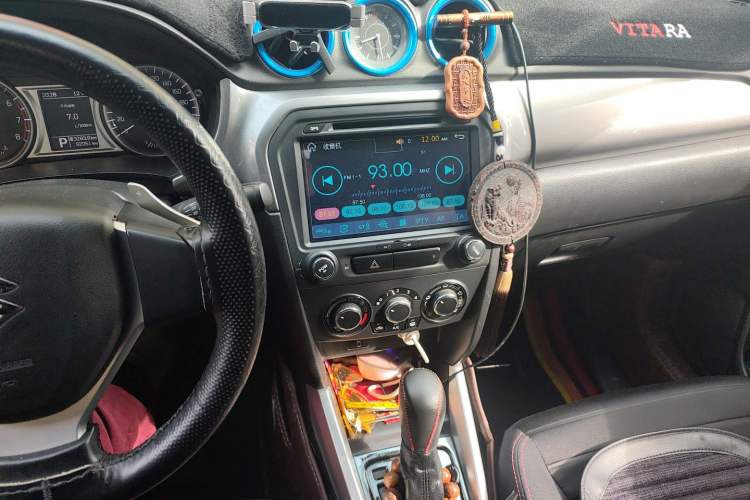 Used Suzuki Vitara 2016 1.4T Automatic Two-Wheel Drive Elite Model Audio And AC Panel