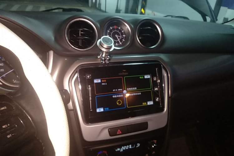 Used Suzuki Vitara 2016 1.4T Automatic Two-Wheel Drive Luxury Version Audio And AC Panel