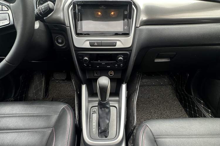 Used Suzuki Vitara 2016 1.4T Automatic Two-Wheel Drive Luxury Version Gear Lever