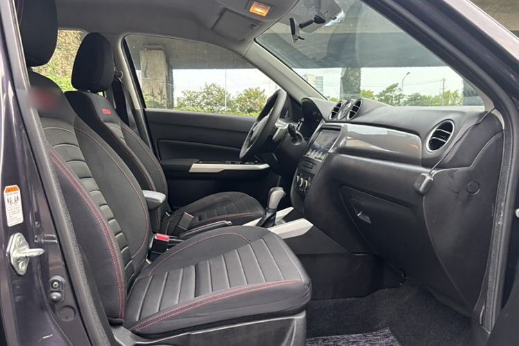 Used Suzuki Vitara 2016 1.4T Automatic Two-Wheel Drive Elite Model Interior 12