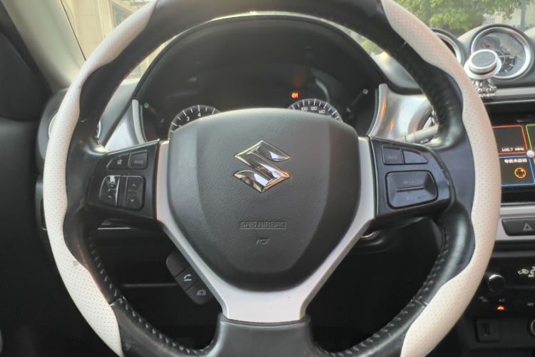Used Suzuki Vitara 2016 1.4T Automatic Two-Wheel Drive Luxury Version Interior 6