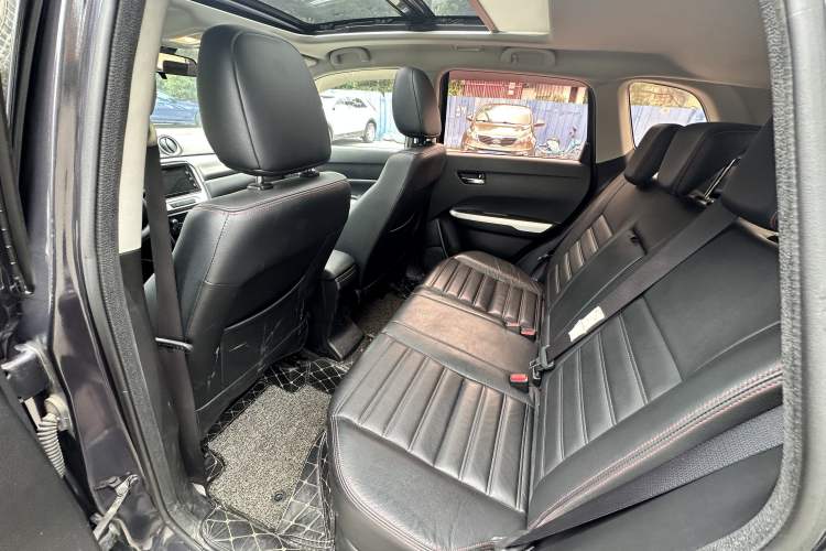 Used Suzuki Vitara 2016 1.4T Automatic Two-Wheel Drive Luxury Version Interior 9