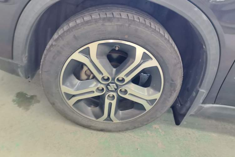 Used Suzuki Vitara 2016 1.4T Automatic Two-Wheel Drive Elite Model Left Front Wheel Hub