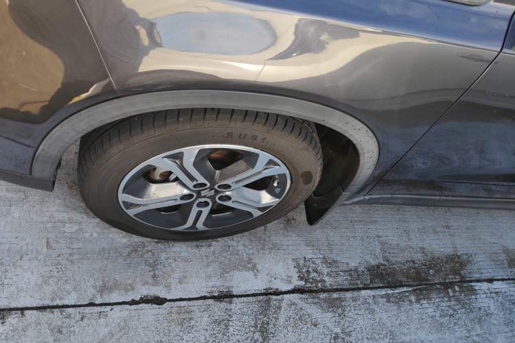 Used Suzuki Vitara 2016 1.4T Automatic Two-Wheel Drive Elite Model Left Front Wheel Hub