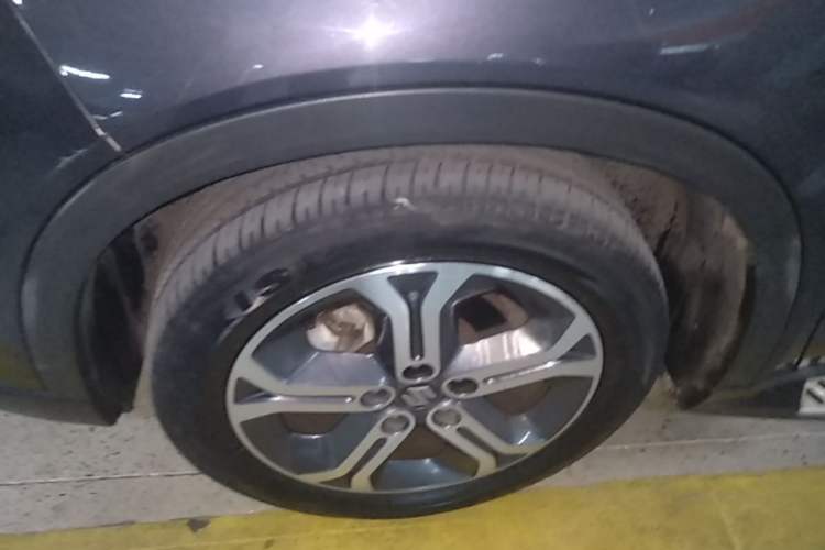 Used Suzuki Vitara 2016 1.4T Automatic Two-Wheel Drive Luxury Version Left Front Wheel Hub