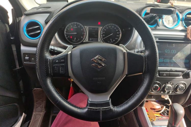 Used Suzuki Vitara 2016 1.4T Automatic Two-Wheel Drive Elite Model Steering Wheel