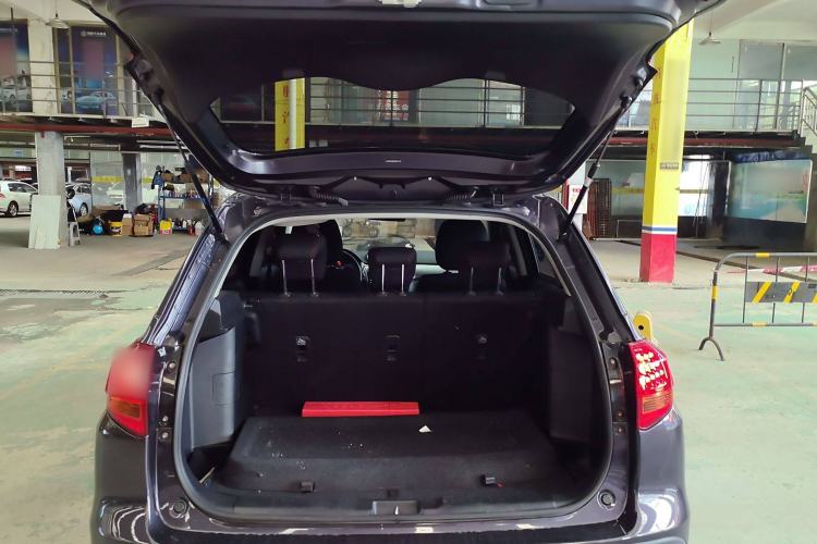 Used Suzuki Vitara 2016 1.4T Automatic Two-Wheel Drive Elite Model Trunk