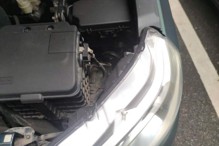 Used Suzuki Vitara 2016 1.4T Automatic All-Wheel-Drive Elite Model Engine Bay Left