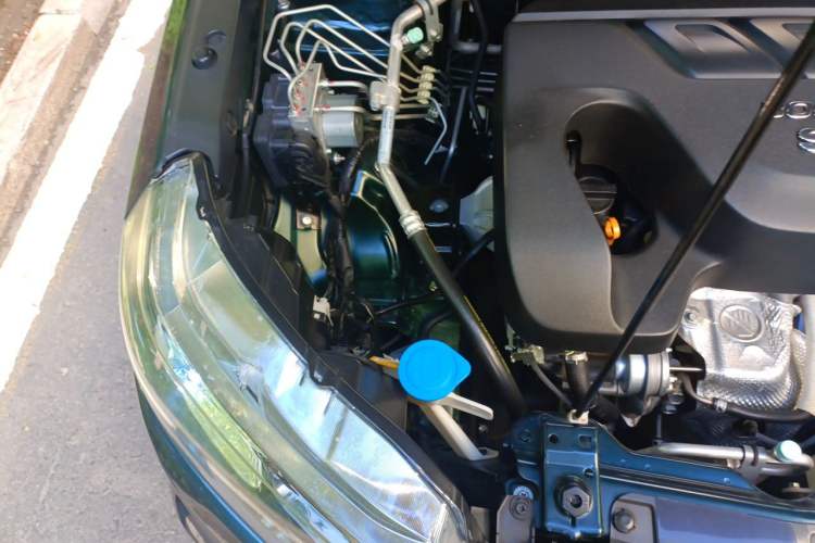 Used Suzuki Vitara 2016 1.4T Automatic 4x4 Flagship Model Engine Bay Right