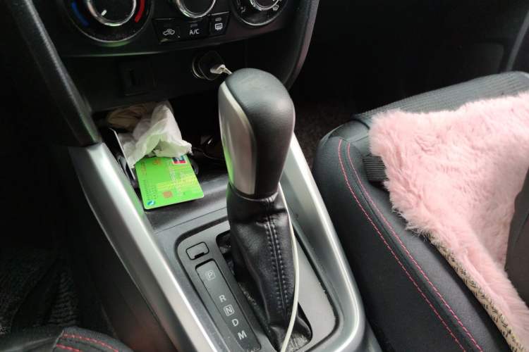 Used Suzuki Vitara 2016 1.4T Automatic All-Wheel-Drive Elite Model Gear Lever