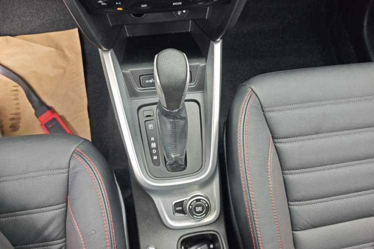 Used Suzuki Vitara 2016 1.4T Automatic 4x4 Flagship Model Gear Lever