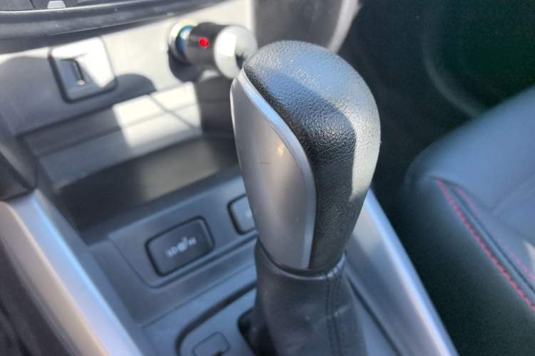 Used Suzuki Vitara 2016 1.4T Automatic 4x4 Flagship Model Gear Lever