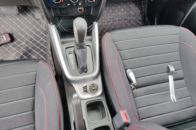 Used Suzuki Vitara 2016 1.4T Automatic All-Wheel Drive Leading Version Gear Lever