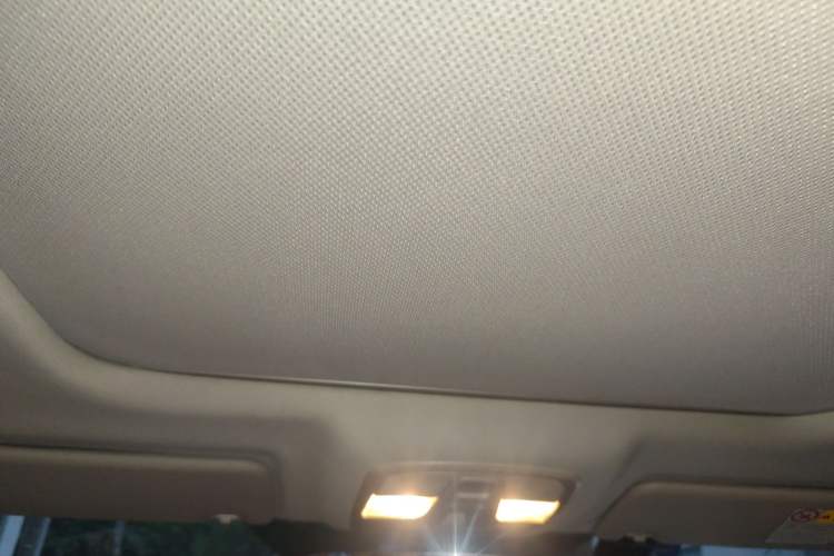 Used Suzuki Vitara 2016 1.4T Automatic All-Wheel Drive Leading Version Headliner