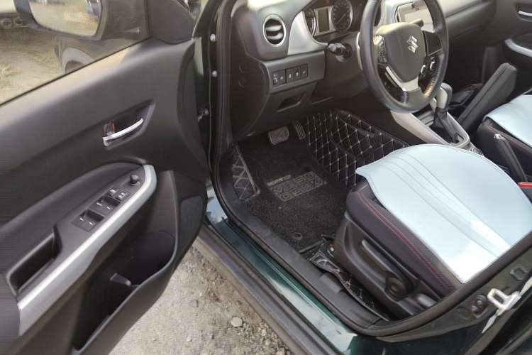 Used Suzuki Vitara 2016 1.4T Automatic All-Wheel Drive Leading Version Interior 3