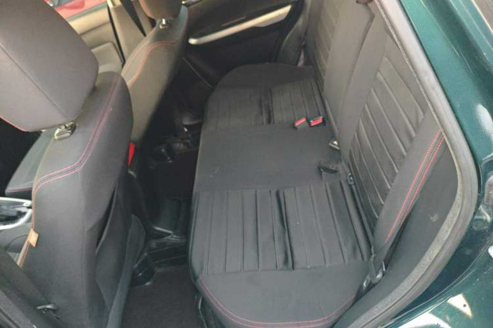 Used Suzuki Vitara 2016 1.4T Automatic All-Wheel-Drive Elite Model Interior 4