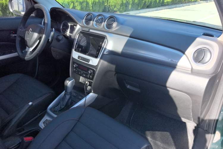 Used Suzuki Vitara 2016 1.4T Automatic 4x4 Flagship Model Interior 5