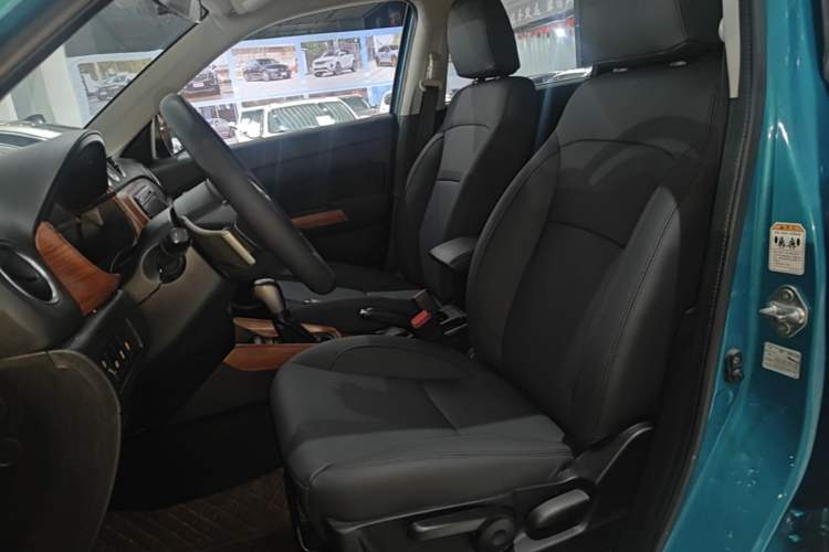 Used Suzuki Vitara 2016 1.4T Automatic Two-Wheel Drive Elite Model Left Front Seat