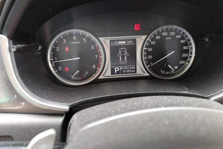 Used Suzuki Vitara 2016 1.4T Automatic All-Wheel-Drive Elite Model Odometer Close Up