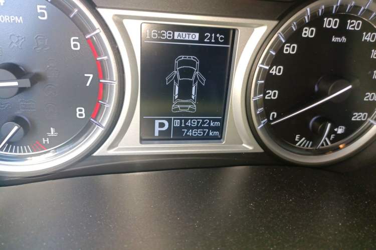 Used Suzuki Vitara 2016 1.4T Automatic 4x4 Flagship Model Odometer Close Up