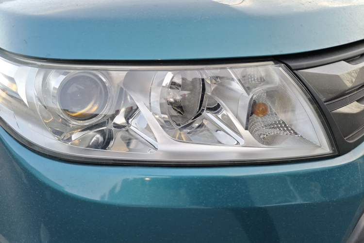 Used Suzuki Vitara 2016 1.4T Manual Two-Wheel-Drive Elite Model Right Front Headlight